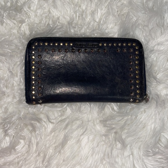Miu Miu Studded Leather Zippy Wallet Dark Grey - Picture 5 of 14